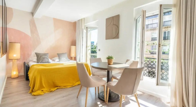 Апартаменты Superior c 1 комнатой с видом на город Yuna Les Halles - Serviced Apartments