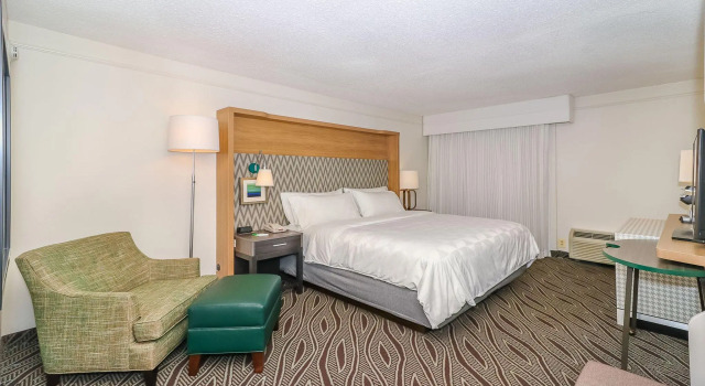 Номер Standard Holiday Inn Resort Oceanfront at Surfside Beach by IHG