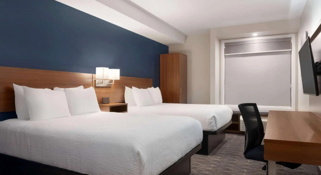 Четырёхместный номер Superior Park Inn by Radisson, Kelowna