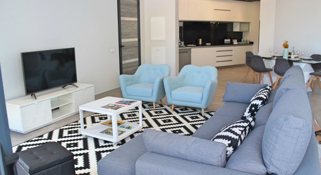 Beautiful modern villa, A/C, heated pool, sea-view | Calheta Charm