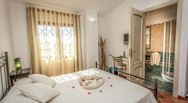 Dolce Luna Bed and Breakfast, Book Bed and Breakfast Hoteller i Emerald Coast med morgenmad, Morgenmad