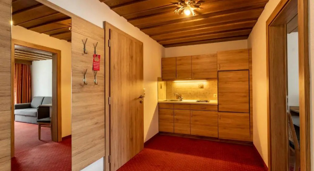 Апартаменты Kinderhotel Lärchenhof