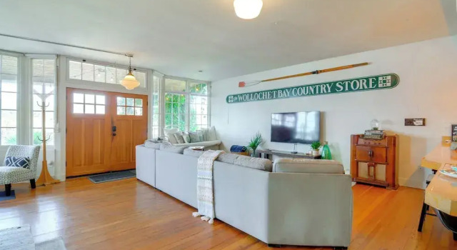 Gig Harbor House w/ Private Beach + Views!, Book Feriehus Gig Harbor 