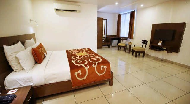Summit Heritage Hotel & Spa, Забронировать Курортный отель Отели штата Раджастхана с парковкой, Парковка