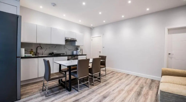 The Coach House - Modernised 1 Bedroom Flat, moments from the beach