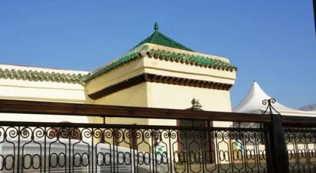 Полулюкс Riad Les Remparts De Fès