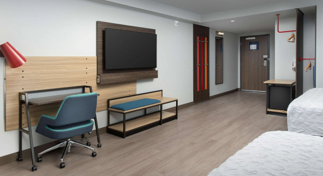 TRU by Hilton Miami Airport South Blue Lagoon, FL, Varaa Hotelli Hotellit Miami Beach uima-altaalla, Uima-allas