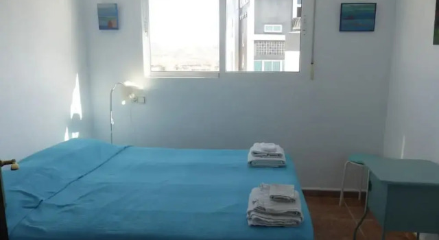 3bed Penthouse Apt With Private Terrace & Balcony, 预订 公寓 坎佩略 白色海岸