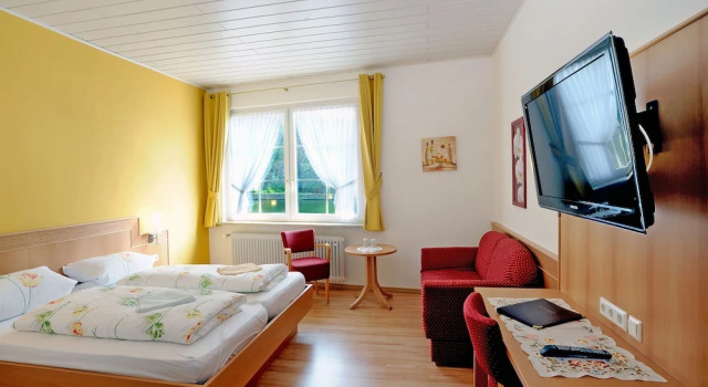 Winzerhotel zum Moselstrand, Забронировать Отель Отели Хунсрюк с парковкой, Парковка