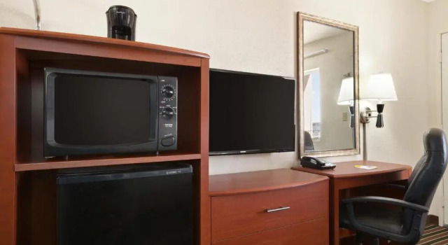 Номер Standard Days Inn by Wyndham Champaign/Urbana