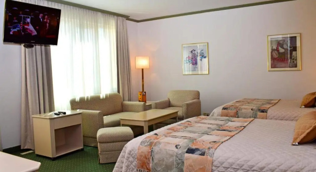 Четырёхместный номер Executive Hotel Europa