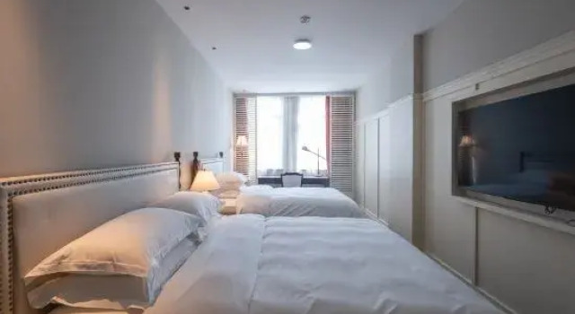 Семейный люкс с балконом Meet Arcade Building Hotels