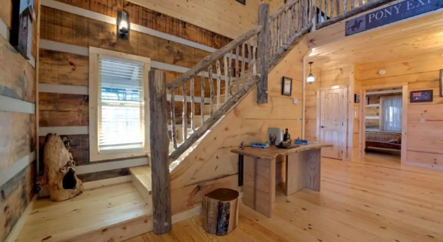 Pony Express - 2 Br Cabin, Buchen Sie Ferienhaus Clyde North Carolina