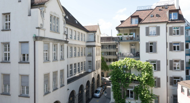 Paradeplatz Apartment by Airhome
