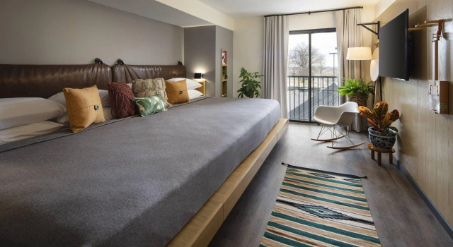 Двухместный люкс с 2 комнатами MOXY Memphis Downtown