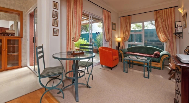 Студия Comfort Brown Jug Guest House