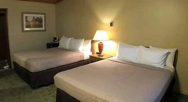 Номер Standard с видом на горы Hanging Horn Lakeside Resort