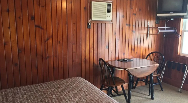 Evergreen Inn, Varaa Mini-hotelli Osceola Iowa