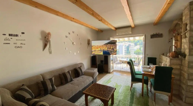 Апартаменты с 2 комнатами с балконом и с видом на море Apartment Sandra