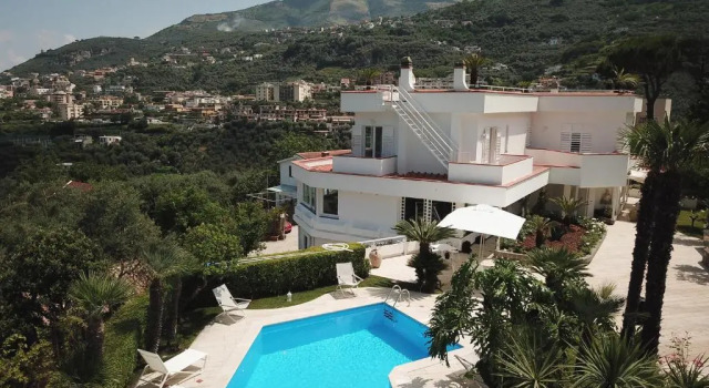 Вилла Amore Rentals - Villa Romeo