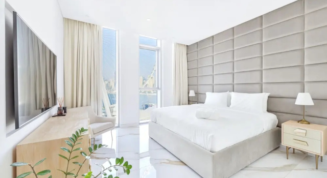 Апартаменты с 2 комнатами с балконом и oceanfront Lavish & Equipped 2 BR Facing Ain Dubai