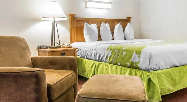 Номер Standard Baymont by Wyndham Bay City