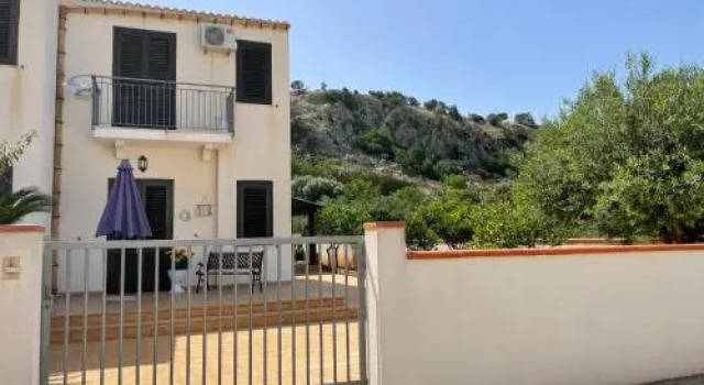 Villa Barraco Paradise, Book Villa Hotels in Sicily with Parking, Parking