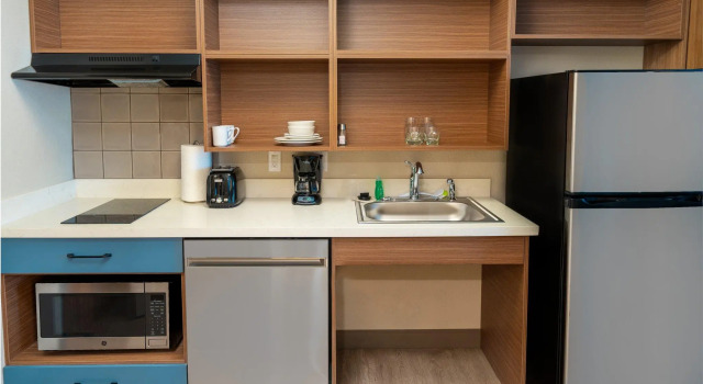 Четырёхместный люкс Candlewood Suites Las Vegas - E Tropicana