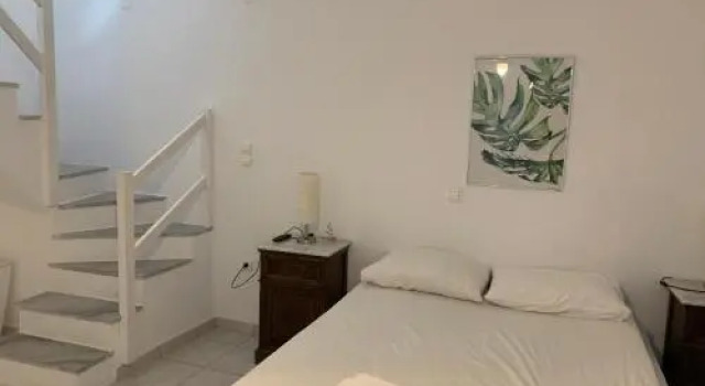 Irene`s House, Prenota Appartamento Piso Livadi Paro