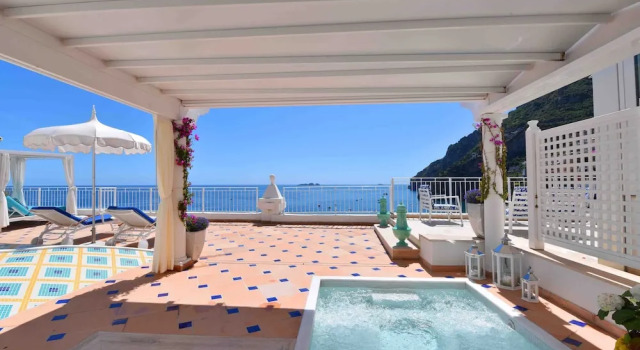 Люкс с балконом и с видом на море Villa Boheme Exclusive Luxury Suites