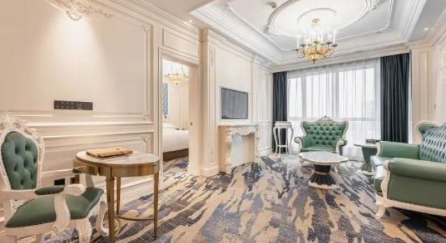 Люкс Deluxe Golden Phoenix Hotel