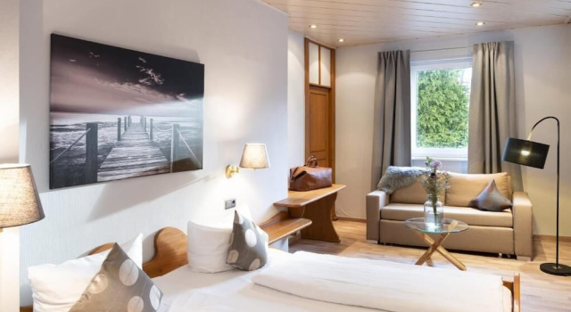 Romantik Landhotel 3Kronen, Varaa Hotelli Hotellit Baijeri pysäköinnillä, Pysäköinti
