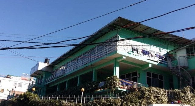Savoy Hotel, Rezervovat Hotel Levné hotely v Almora