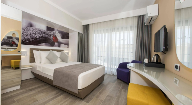 Lalila Blue Suites