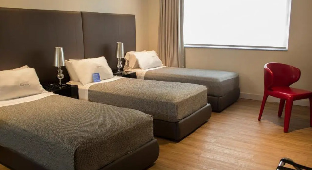 Трёхместный номер Deluxe Regency Way Montevideo Hotel