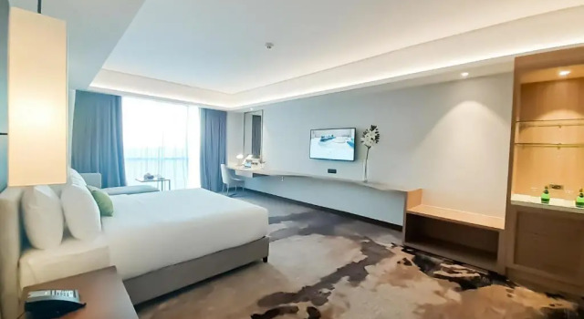 Номер Premier The Excelsior Hotel