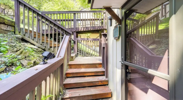 Hike, Ski & Fish! Sunset-view Condo in Beech Mtn