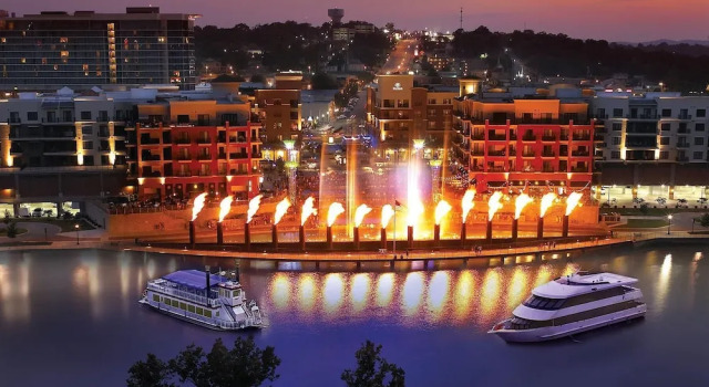 Коттедж Downtown House in Historic Branson - Awesome Location