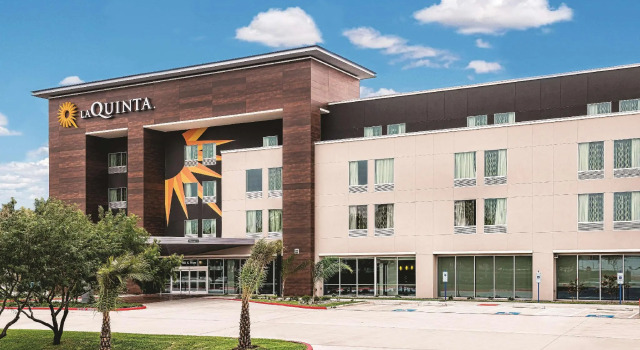 Четырёхместный люкс La Quinta by Wyndham McAllen Convention Center