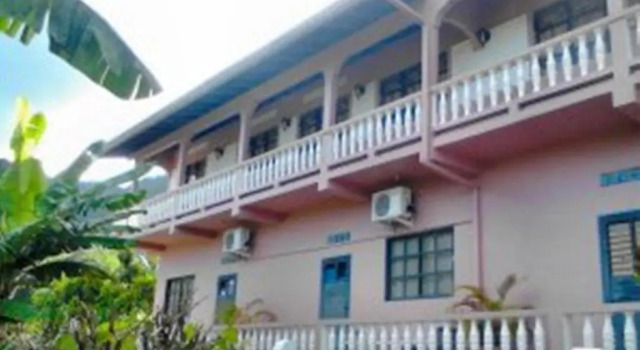 Top Ranking Guesthouse, Prenota Affittacamere Hotel a Tobago con colazione, Colazione