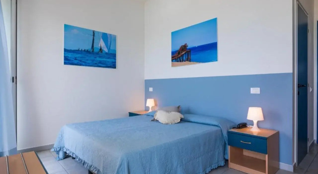 Hotel in Marina di Cecina a few steps from the sea, Book Hotel Hoteller i Cecina med pool, Swimmingpool