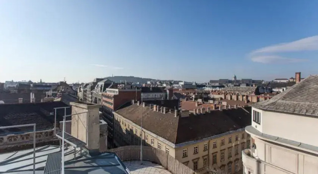 Central Penthouse with Terrace, Buchen Sie Ferienwohnung Budapest Zentralungarn