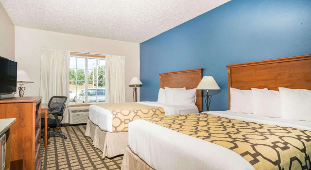 Четырёхместный номер Standard Baymont by Wyndham Albany MN