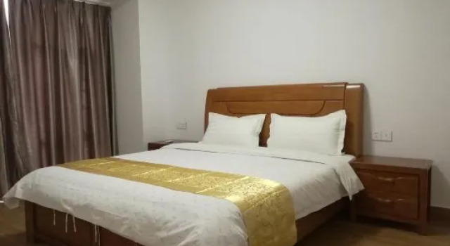 Двухместный люкс c 1 комнатой с балконом и с видом на сад Sincerity Holiday Apartment Hostel