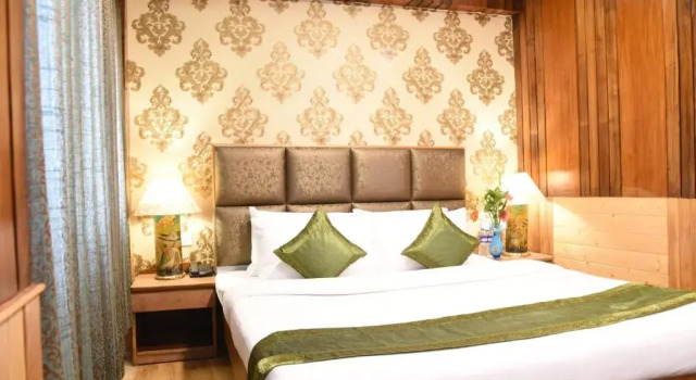 Номер Premium Treebo Orchid, 2.5 kms to Mahatma Gandhi Park