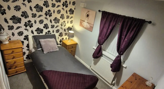 Swansea Serenity Retreat-3 bed House-large Garden, Забронировать Дом для отпуска Виллы Суонси, рядом с Dylan Thomas Birth Place, Вилла
