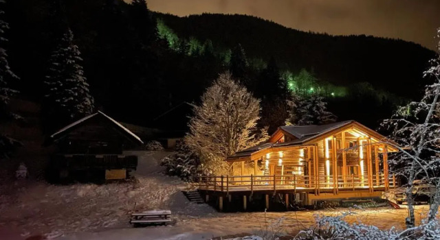 Chalet L'Oratoire with huge garden, Забронировать Шале Виллы Овернь-Рона-Альпы, Вилла