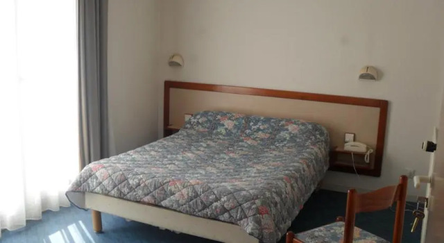 Virginia, Rezerwuj Hotel Ade Hautes-Pyrénées