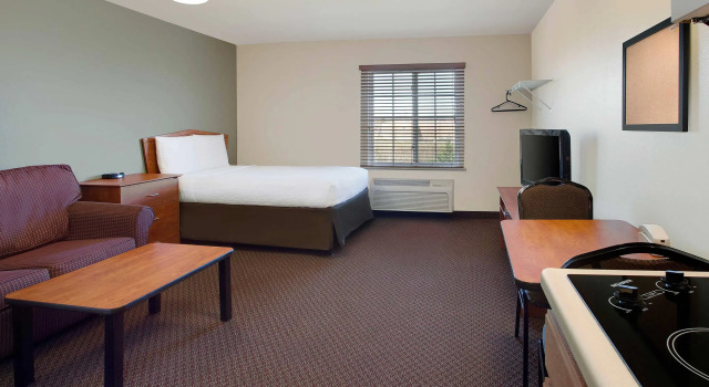 Двухместный люкс WoodSpring Suites Colonial Heights Fort Lee