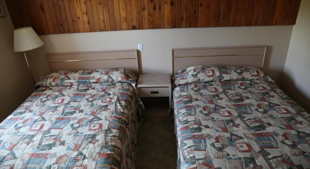 Big Bend Hotel, Rezerwuj Hotel Hotele w Golden z basenem, Basen